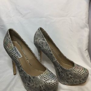 Steve Madden pumps